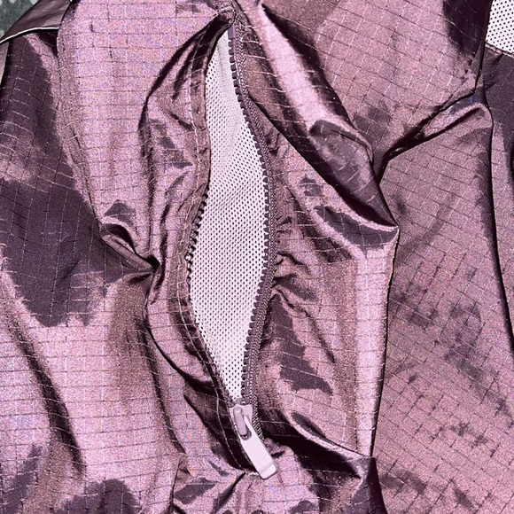 Nike Lavender Ventilated Reflective Running Jacket - Picture 10 of 13